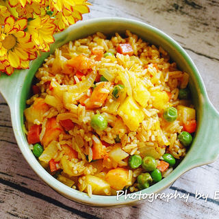 泰式椰香菠萝饭
