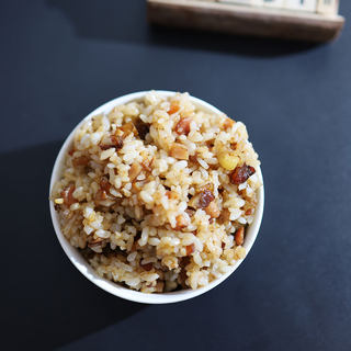 香肠葱香酸菜炒饭