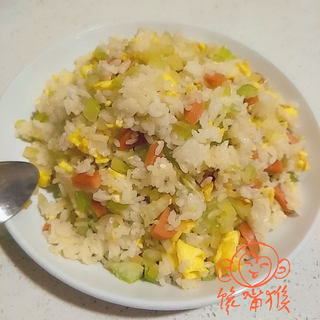 西芹鸡蛋炒米饭