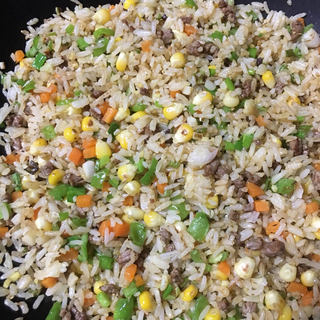 爆汁牛肉粒炒花饭