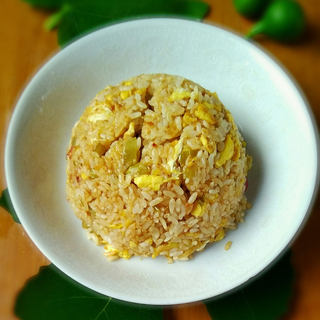 酸黄瓜蛋炒饭