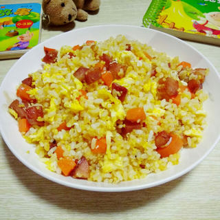 红肠蛋炒饭