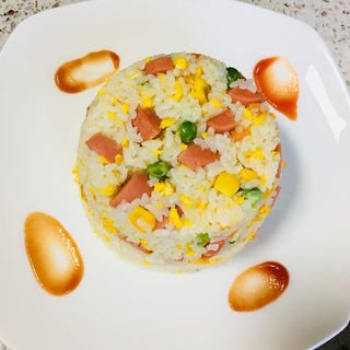 杂菜火腿蛋炒饭