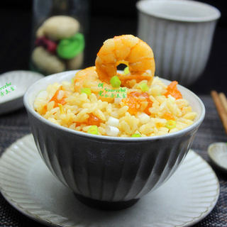 咸蛋黄虾仁炒饭