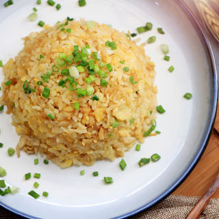 【不用隔夜饭做炒饭】焦炒酱油大蒜炒饭