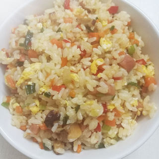 彩色炒饭
