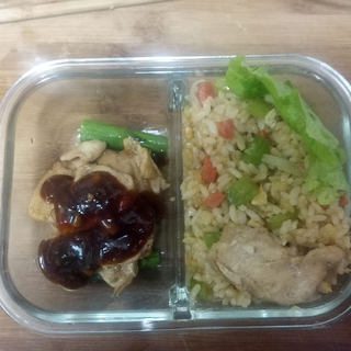 芹菜鸡丁炒饭