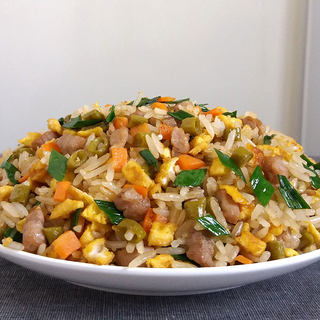 酸豆角鸡蛋肉丁炒饭