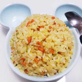 “萝卜”香葱胡萝卜蛋炒饭