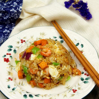 特色海鲜炒饭