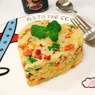 红肠炒饭