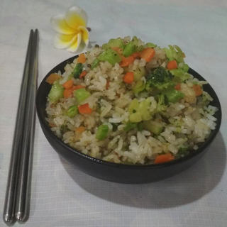 西兰花炒饭