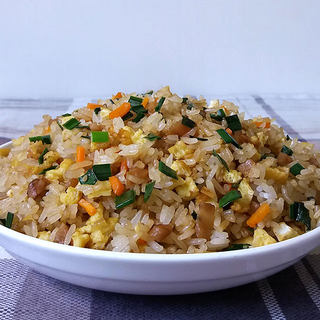 农家萝卜干鸡蛋炒饭
