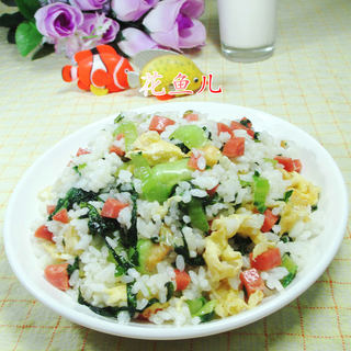 鸡蛋火腿肠青菜炒饭