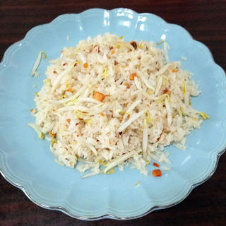 咸鱼豆芽香炒饭