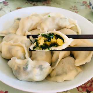 鸡蛋荠菜饺子