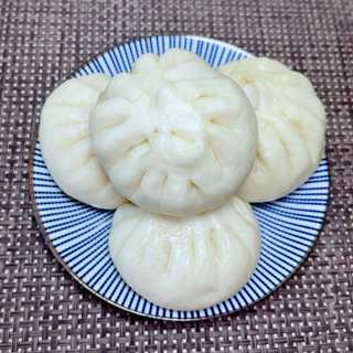 玉米鲜肉包