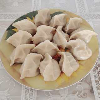 猪肉芹菜蒸饺