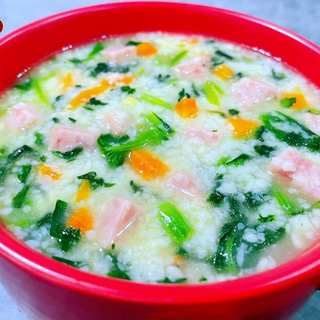 午餐肉小白菜苗胡萝卜疙瘩汤