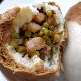彩色蒜苔肉丁包