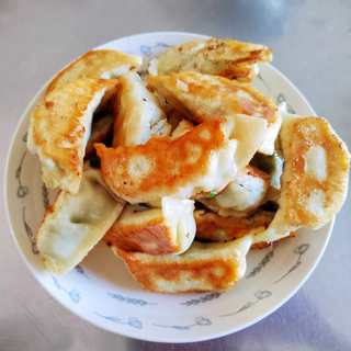 荠菜杏鲍菇肉馅煎饺