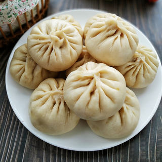 莲藕肉包子