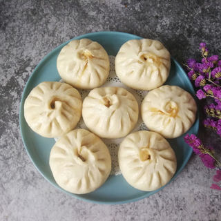 春日美味:香辣槐花猪肉包
