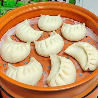 芹菜肉包子