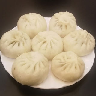 猪肉茴香包子