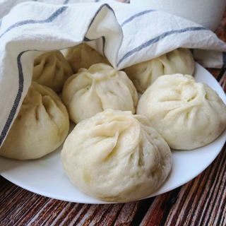 芹菜肉包子