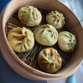 双色豆腐肉包