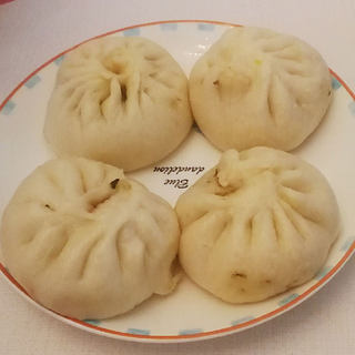 猪肉韭菜包子