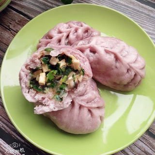 紫薯发面韭菜素馅包子
