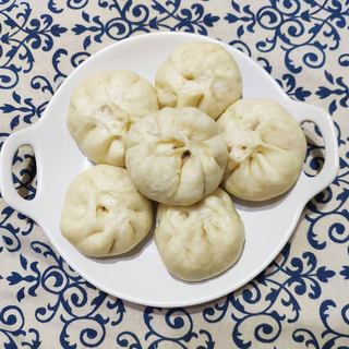 芹菜牛肉馅包子