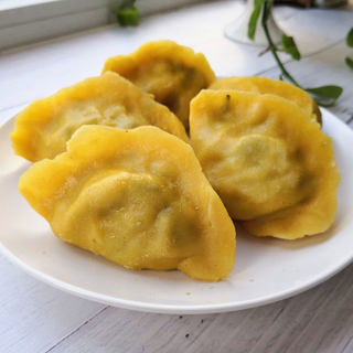 酸菜玉米面包子