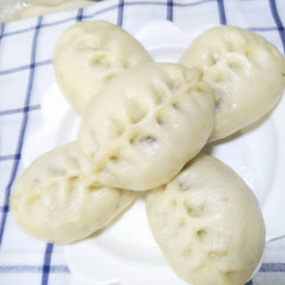 地皮鸡蛋韭菜包子