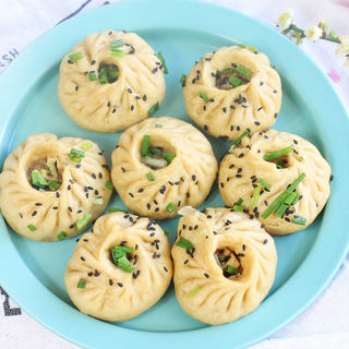 杂蔬鱼肉生煎包