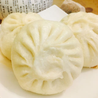 芹菜猪肉包子