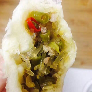 酸豆角包子