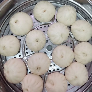 芹菜肉包子