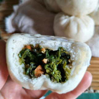 荠菜香干海米包子