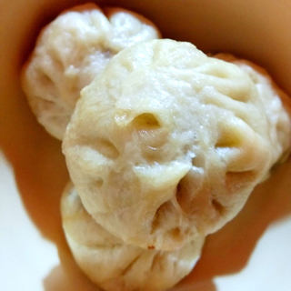 腊肉香菇包子