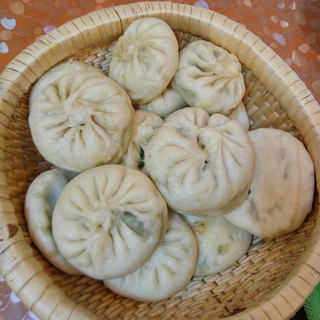 虾仁韭菜蒸包