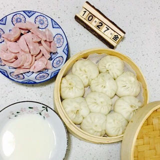 开启早餐之旅～小笼包
