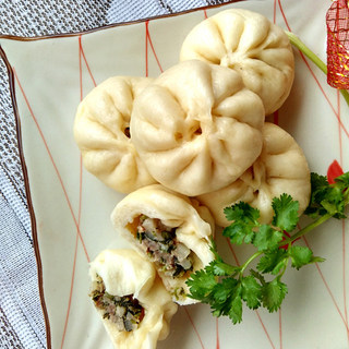 香菜鲜肉包