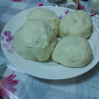 蒸酸菜包子