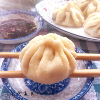 牛肉榨菜番茄汤包