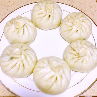 猪肉荠菜包子