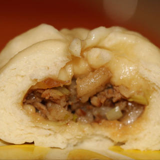 卤肉包