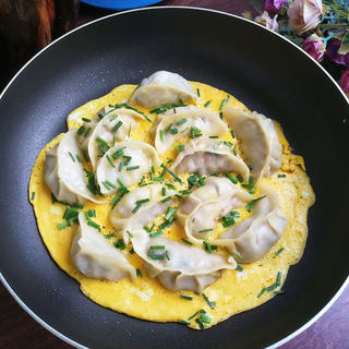 白菜肉馅抱蛋煎饺